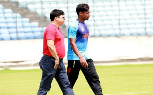 মুস্তাফিজকে টেস্ট দলে ফিরাতে মরিয়া নান্নু