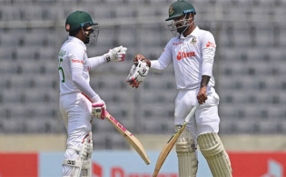 নতুন ইতিহাস: ১৯৫৯ সালের রেকর্ড ভেঙে দিলেন মুশফিক ও লিটন
