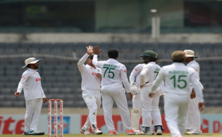 বাংলাদেশের রিভিউ জয়, সাকিবর উইকেট শিকার