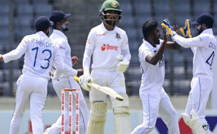 হারের শঙ্কা নিয়ে ৪র্থ দিনের খেলা শেষ করলো বাংলাদেশ
