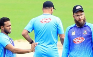 পেসারদের এক যুগের খরা হলেও ভেটোরির আরেকটু কাছে সাকিব