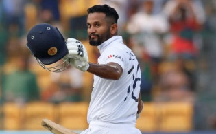 বাংলাদেশকে হারানোর পর র্যাংকিং নিয়ে সান্তনা দিয়ে গেলো ; দিমুথ করুনারত্নে