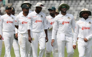 সামরিক বাহিনীর শরণাপন্ন হচ্ছেন মুমিনুল-মুশফিকরা