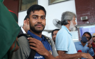 দেশ ছাড়ার আগে আশারবাণী শোনালেন মিরাজ
