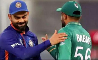 কোহলিকে পেছনে ফেলার সামনে বাবর, দখলে নেবেন সর্বকালের রেকর্ড
