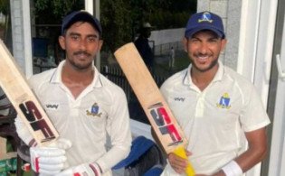১২৯ বছরের পুরনো একটি রেকর্ড ভেঙ্গে গেলো, এক ইনিংসে ৯ ব্যাটসম্যানের বিশ্বরেকর্ড