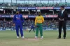ভারতের জার্সিতে প্রথম বার টস করলেন পন্থ