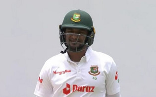 অসহায়ত্ব নিয়ে আমি চলাফেরা করি না : সাকিব