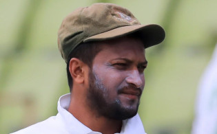 অসহায়ভাবে টেস্ট হেরে সরাসরি যে বিষয়টাকে দায়ি করলেন অধিনায়ক সাকিব