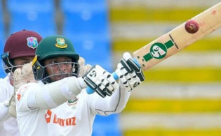 সাকিবকে নিয়ে নিজের চাওয়ার কথা জানালেন কোচ রাসেল ডোমিঙ্গ