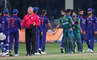 ভারত ও পাকিস্তানের মধ্যে এগিয়ে থাকা দলের নাম জানালেন : রশিদ লতিফ