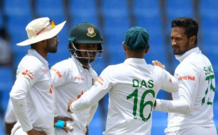 বাংলাদেশের নজর এখন দ্বিতীয় দিনের প্রথম সেশনের দিকে