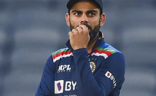 অধিনায়কত্ব ছেড়ে দিচ্ছেন বিরাট কোহলি