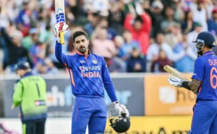 আর কোন পথ না থাকায় তাই ‘যোদ্ধা’ হয়েছেন সেঞ্চুরিয়ান হুদা