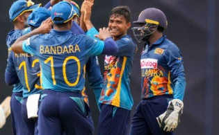 এবারে শ্রীলঙ্কা স্পিননির্ভর হয়ে চ্যালেঞ্জ জানালো অস্ট্রেলিয়াকে