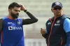 কোহলির কাছে সেঞ্চুরি নয়, অন্য কিছু চাইলেন দ্রাবিড়