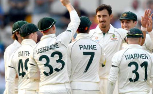 ৪ বলেই শ্রীলঙ্কাকে উড়িয়ে দিল অস্ট্রেলিয়া