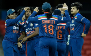 ব্যাটিং তাণ্ডবে লঙ্কানদের উড়িয়ে দিয়ে অবিশ্বাস্য এক বিশ্ব রেকর্ড গড়লো ভারত