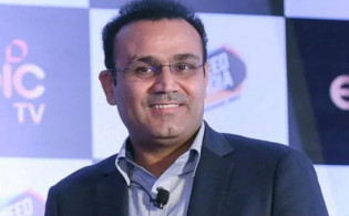 পুরো ভারত বিশ্বকে অবাক করে বিশ্বেরসেরা টেস্ট ব্যাটার নাম ঘোষণা করলেন শেবাগ