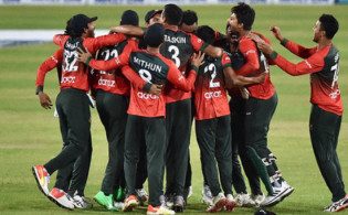 ব্যাটারদের দিকে নয়, শেষ টি-২০ জিততে যাদের প্রতি অগাধ বিশ্বাস মাহমুদউল্লাহর