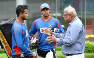 বাংলাদেশ দলের সেরা অলরাউন্ডার নিয়ে কঠিন মন্তব্য করে বস্লেন ফাহিম