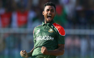 0.0.0.W.W.0 অলআউটের পথে উইন্ডিজ, দেখুন সর্বশেষ স্কোর