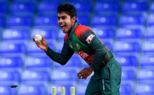 ২৭ ওভার শেষে দেখে নিন সর্বশেষ স্কোর