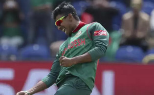 মোসাদ্দেকের ঘূর্ণিতে বোল্ড উইন্ডিজ ব্যাটার, দেখুন সর্বশেষ স্কোর