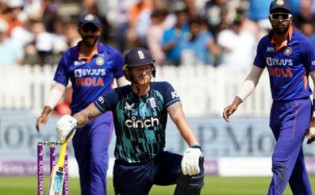 ঘুরে দাঁড়ানোর ম্যাচে ভারতকে বিশাল রানের লক্ষ্য দিল ইংল্যান্ড