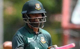 বিশ্বের সপ্তম ওপেনার ব্যাটসম্যান হিসেবে ইতিহাসের গড়লেন তামিম ইকবাল