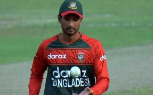 এবার কপাল পুড়তে যাচ্ছে মাহমুদুল্লাহর, হারাতে হতে পারে অধিনায়কত্ব