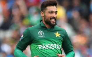 এবার নিজের ঢল নিজে পিটালেন পাক তারকা আমির