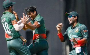 স্বল্পতেই অলআউট উইন্ডিজ, বাংলাদেশের সামনে হোয়াইটওয়াশের হাতছানি