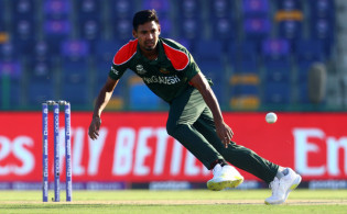 ২৩ ওভার শেষে দেখে নিন সর্বশেষ স্কোর