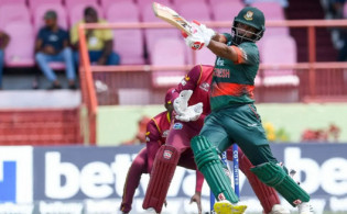 টাইগারদের ধৈর্যশীল ব্যাটিং আর উইন্ডিজ অধিনায়কের ৭ম ওভারে ঘুরে গেলো ম্যাচের ফলাফল