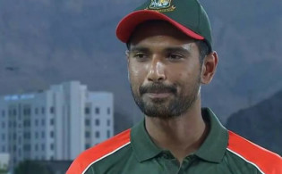ব্রেকিং নিউজঃ দেশে ফিরেছেন মাহমুদুল্লাহ, আসতে পারে নতুন সিদ্ধান্ত
