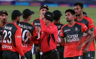 রাতে দেশ ছাড়ছে তিন ক্রিকেটার