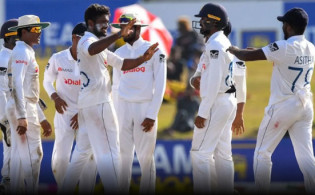 ১৪৭ রানে পিছিয়ে অল আউট পাকিস্তান, দেখুন সর্বশেষ স্কোর