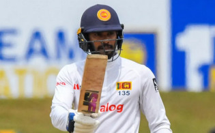 পাকিস্তানের বোলারদের বোকা বানিয়ে রানের পাহাড় গড়ছে শ্রীলঙ্কা