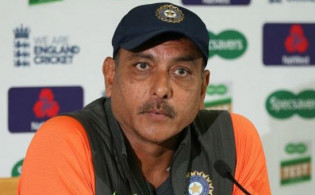 অবাক ক্রিকেট বিশ্বঃ আইপিএল নিয়ে অদ্ভুত এক ভবিষ্যদ্বাণী করলেন কোচ শাস্ত্রী