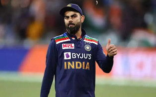 বেরিয়ে এলো আসল খবরঃ যে কারনে জিম্বাবুয়ের সফরের দল থেকে বাদ দেওয়া হল কোহলিকে