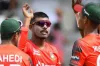 মোসাদ্দেকের ঘূর্ণিতে ৩ ইকেট তুলে নিল বাংলাদেশ, দেখে নিন সর্বশেষ স্কোর