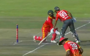 ৩ উইকেট হারিয়ে বিপর্যয়য়ে বাংলাদেশ, দেখুন সর্বশেষ স্কোর