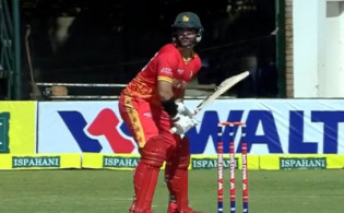 ১৩ ওভার শেষে দেখে নিন সর্বশেষ স্কোর