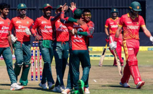 চমক দেওয়া রেকর্ডঃ সাকিবের সেই রেকর্ডে ভাগ বসালেন মোসাদ্দেক