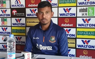 টি-২০ তে প্রথম ৫ উইকেট পেয়ে সাকিবকে নিয়ে মুখ খুললেন মোসাদ্দেক
