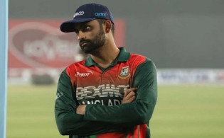 ম্যাচ হেরে বাজে ফিল্ডিং নিয়ে ক্ষোভ ঝাড়লেন দলপতি তামিম