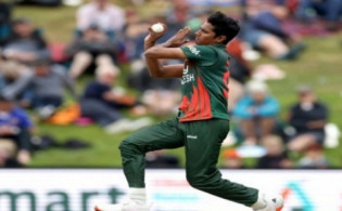 আউট আউট আউটঃ টাইগারদের বোলিং তাণ্ডবে ঘরে ফিরলেন কায়া, দেখুন সর্বশেষ স্কোর
