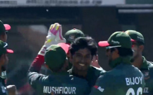 প্রথম ওভারে আউট জিম্বাবুয়ে ব্যাটার, দেখুন সর্বশেষ স্কোর