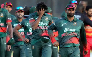 ২০ বছর পর আবারও সেই কান্ড ঘটিয়ে ইতিহাস গড়তে যাচ্ছে জিম্বাবুয়ে
